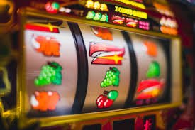 Tampilan menu aplikasi son4d yang menampilkan kategori sports, casino dan live dealer